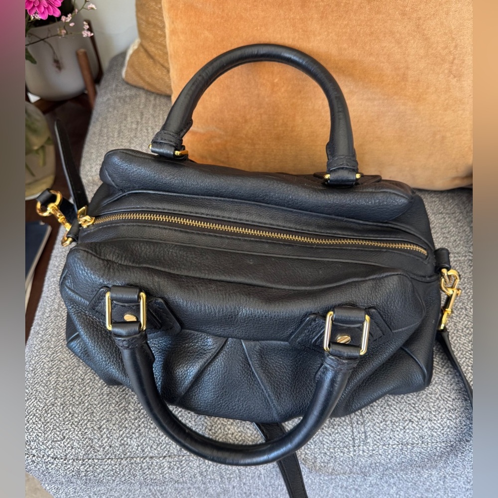 Marc Jacobs-Gorgeous Black Pebbled Leather Satchel with Gold Hardware - Picture 13 of 14